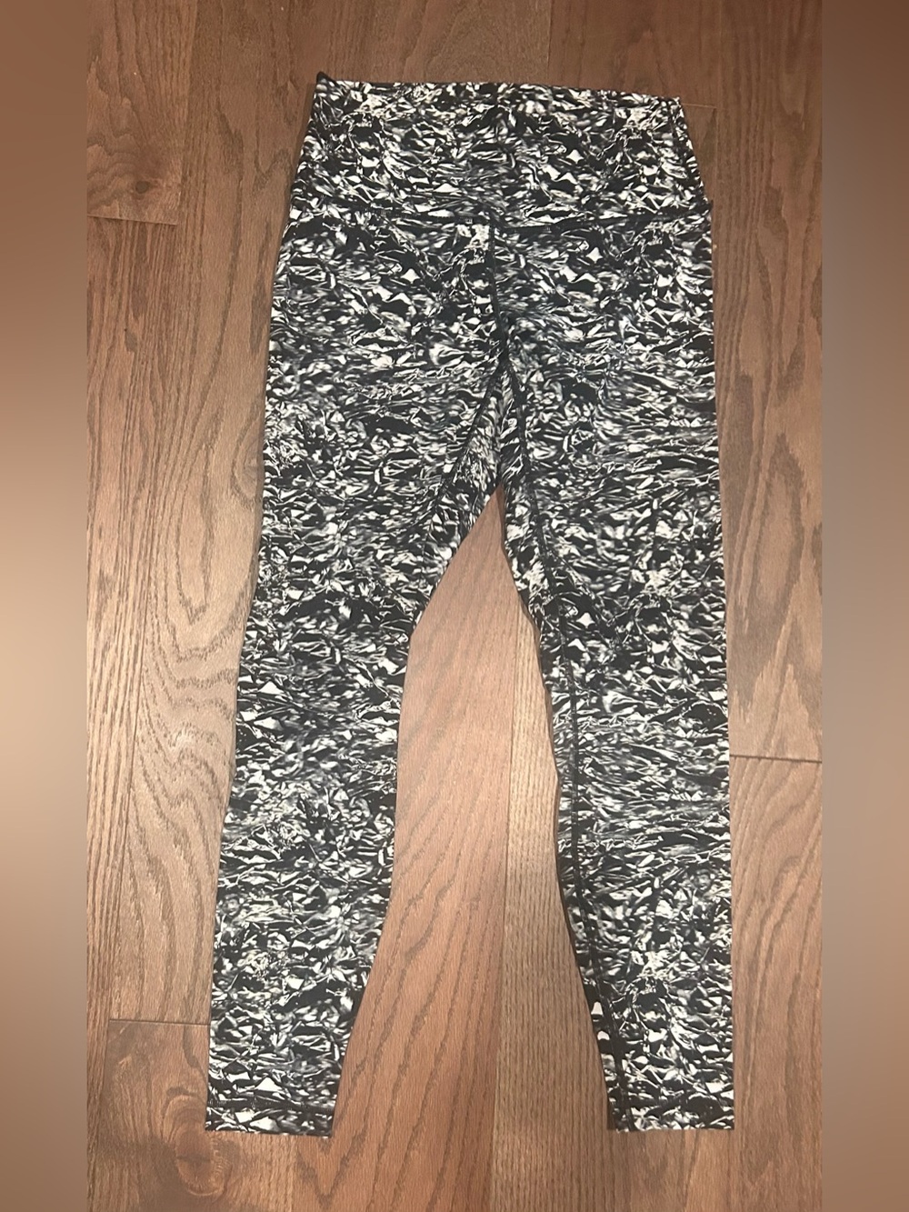 Lululemon Size 10 Wunder Under Leggings 28"